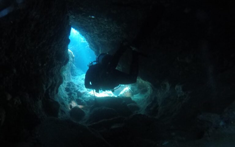 kassiopi barbaros cave underwater 768x480