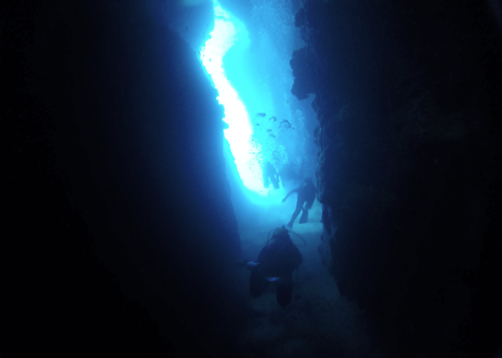 palaiokastritsa divers exit from cave 1024x730
